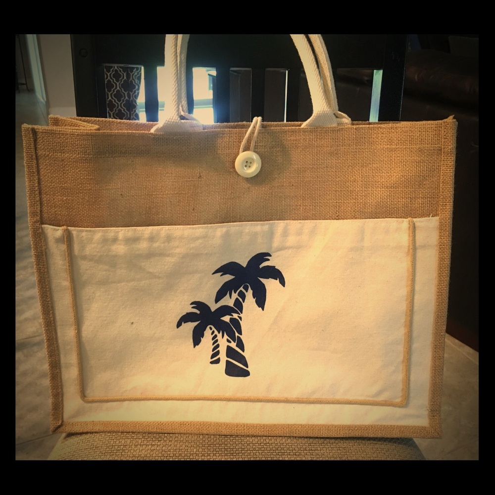 Cute open bag perfect for the beach